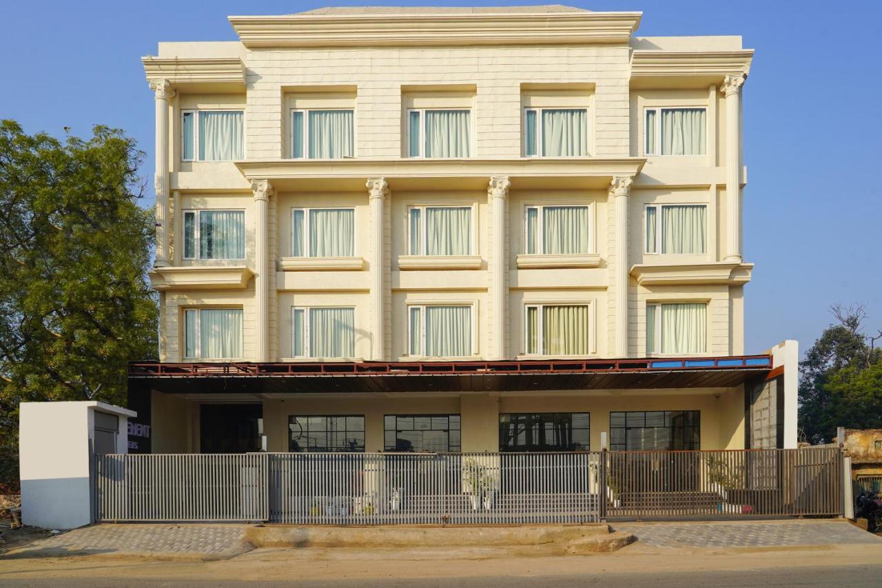 Hotel Four Element Váránaszi Kültér fotó