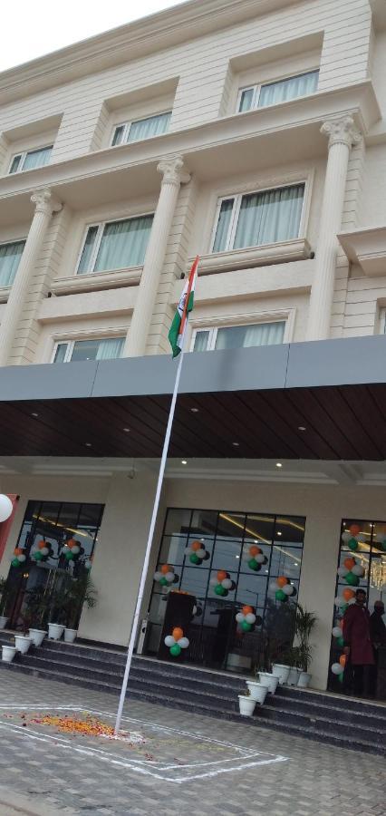 Hotel Four Element Váránaszi Kültér fotó