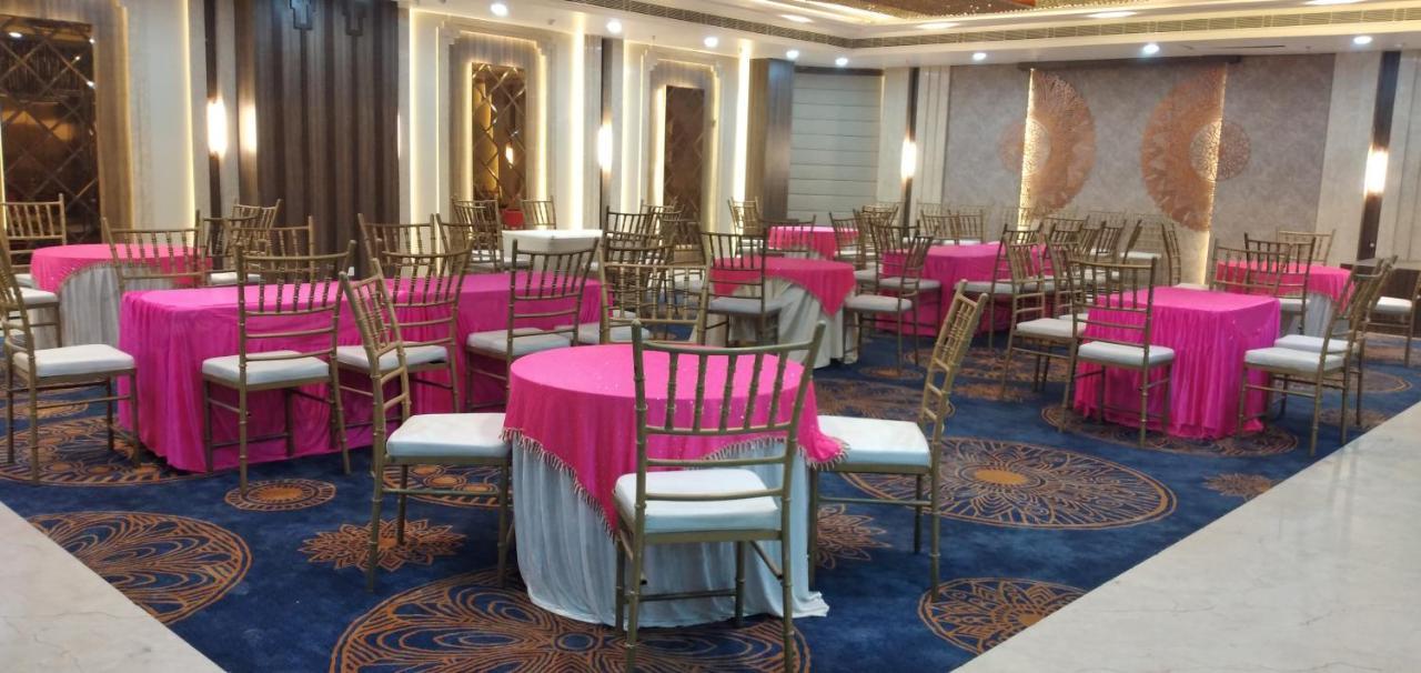 Hotel Four Element Váránaszi Kültér fotó