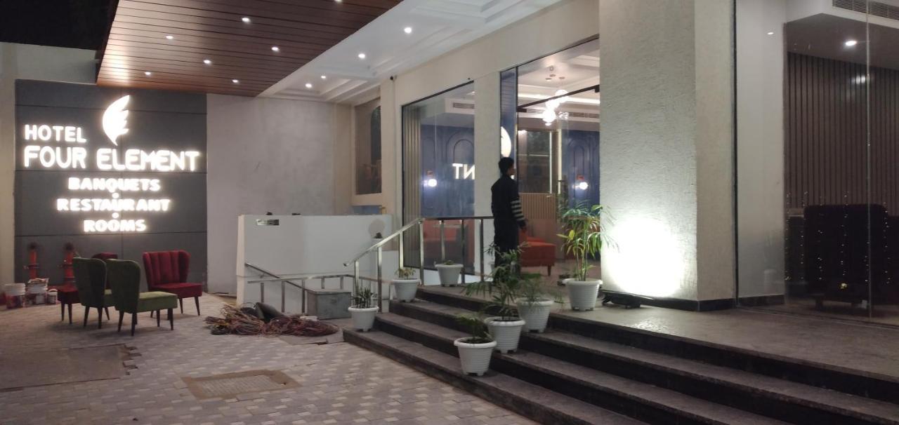 Hotel Four Element Váránaszi Kültér fotó