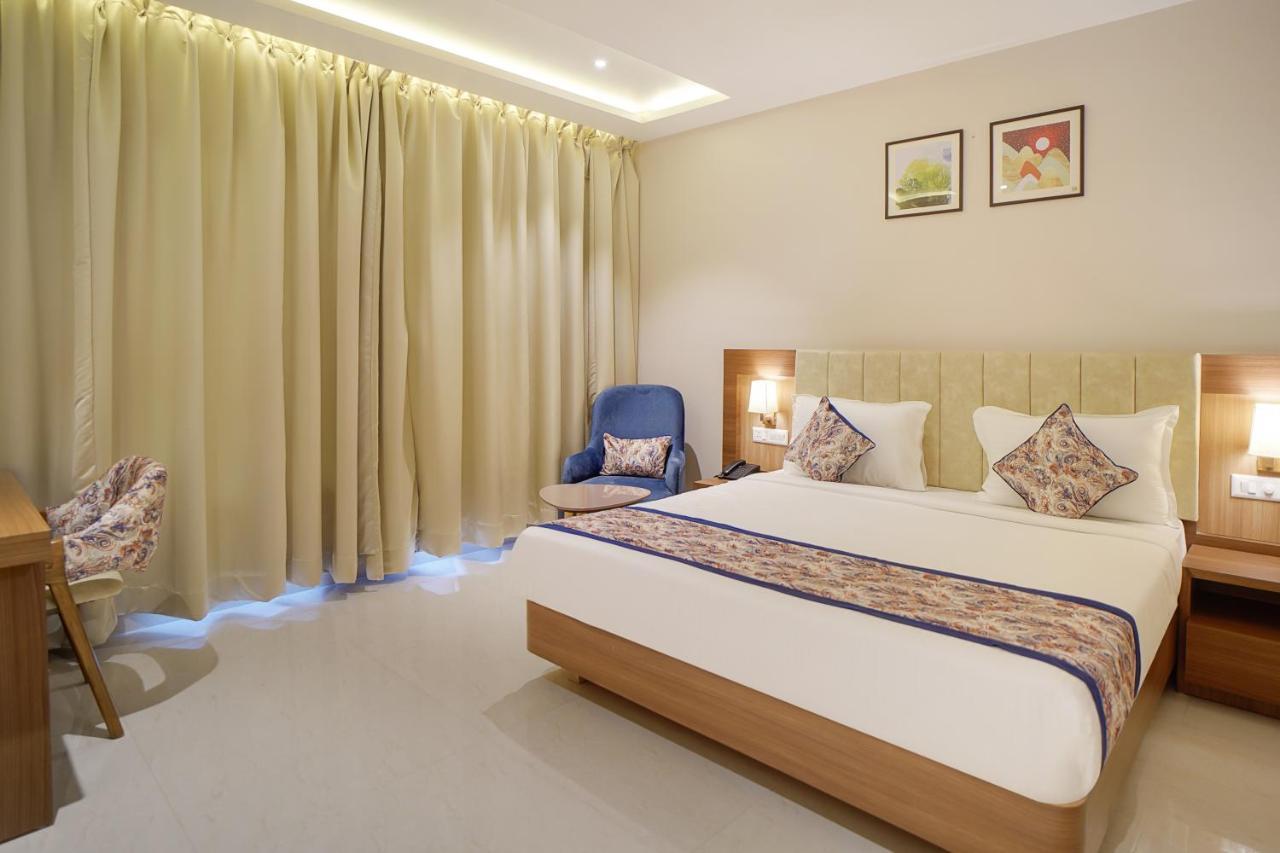 Hotel Four Element Váránaszi Kültér fotó