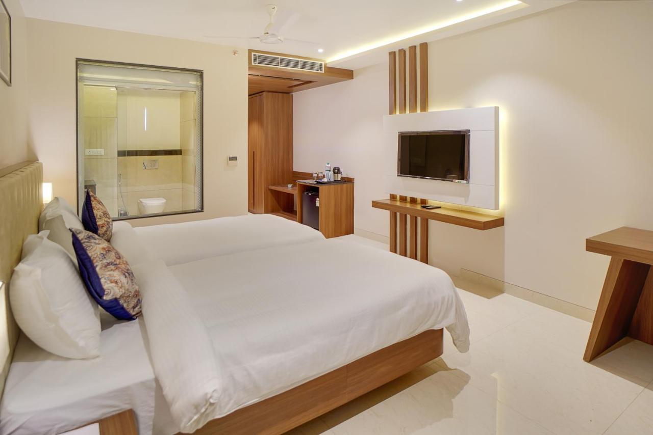 Hotel Four Element Váránaszi Kültér fotó