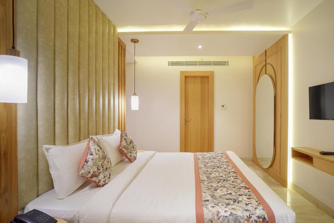 Hotel Four Element Váránaszi Kültér fotó