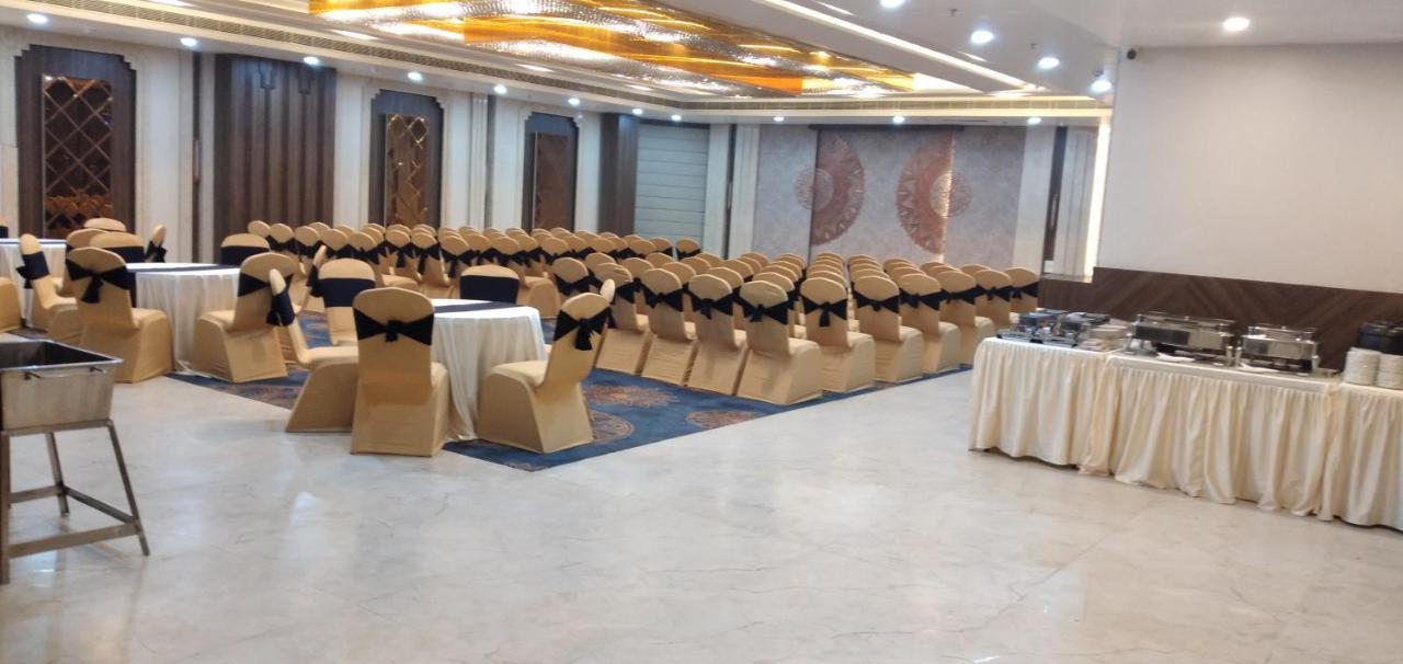 Hotel Four Element Váránaszi Kültér fotó
