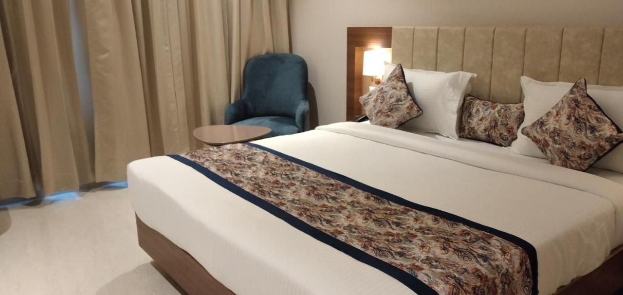 Hotel Four Element Váránaszi Kültér fotó