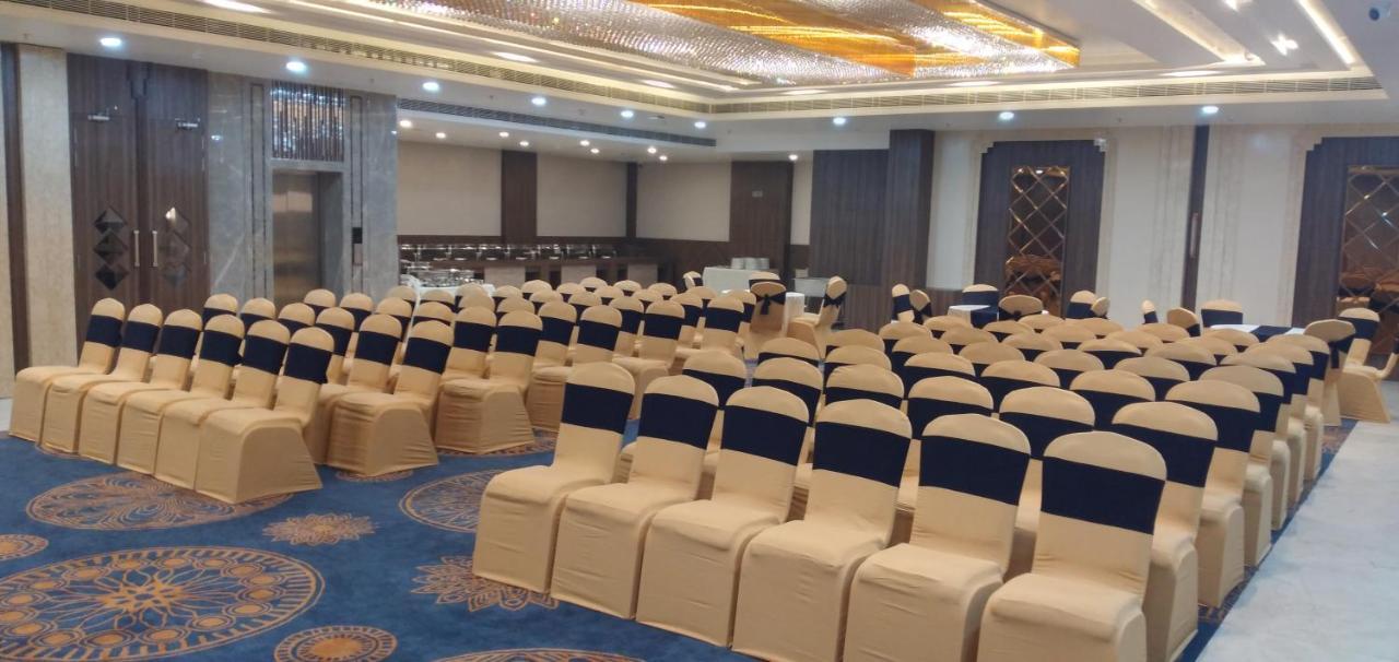 Hotel Four Element Váránaszi Kültér fotó