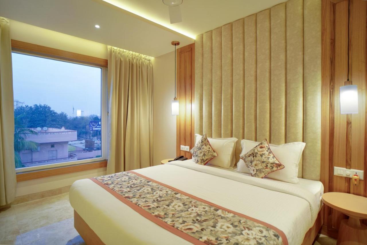 Hotel Four Element Váránaszi Kültér fotó