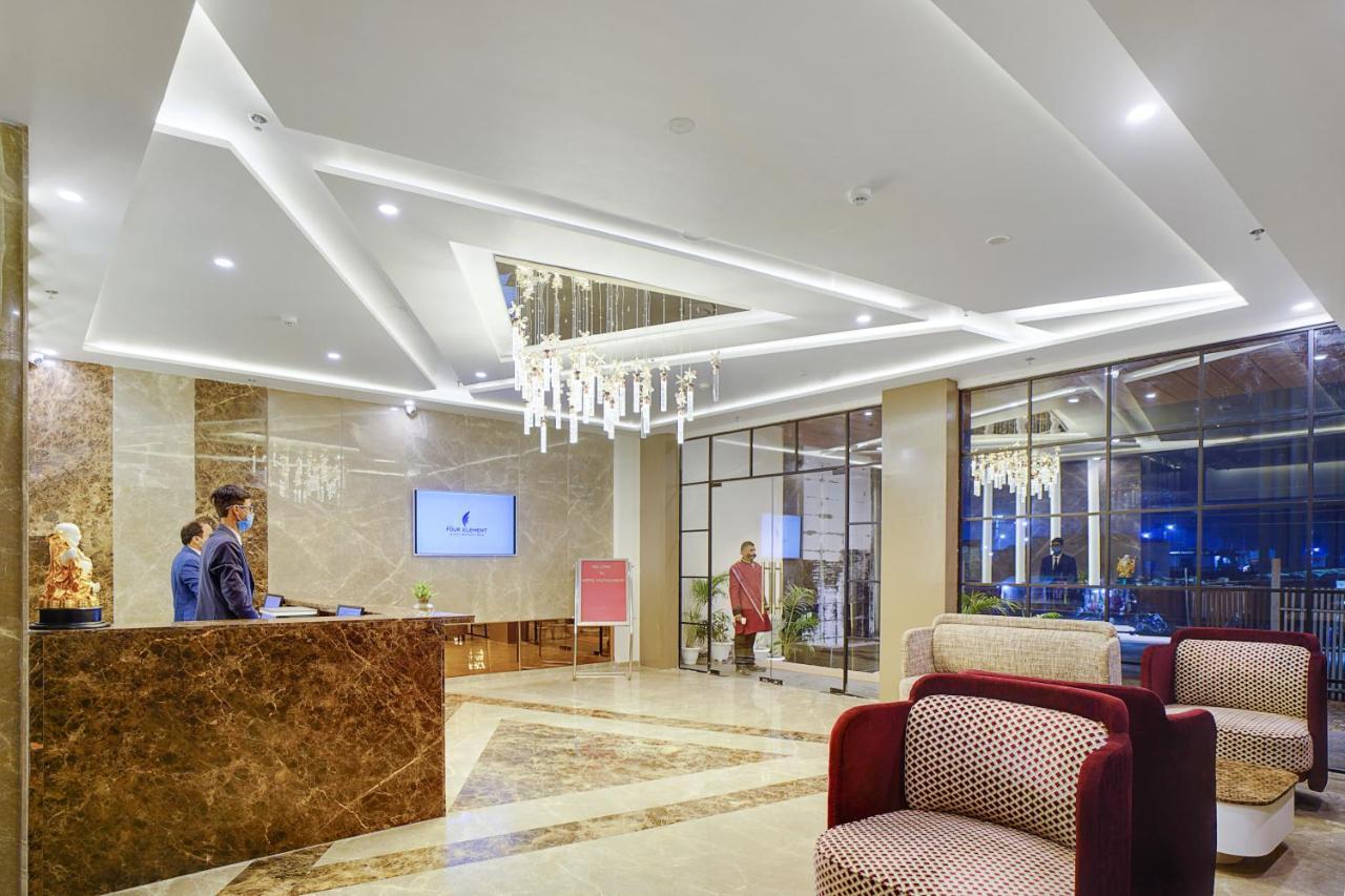 Hotel Four Element Váránaszi Kültér fotó